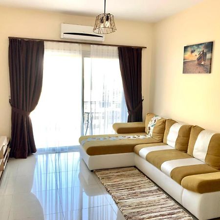 Amazing Two-Bedroom Apartment In Residence Lukomorye D1 With Private Garden Karavász Kültér fotó