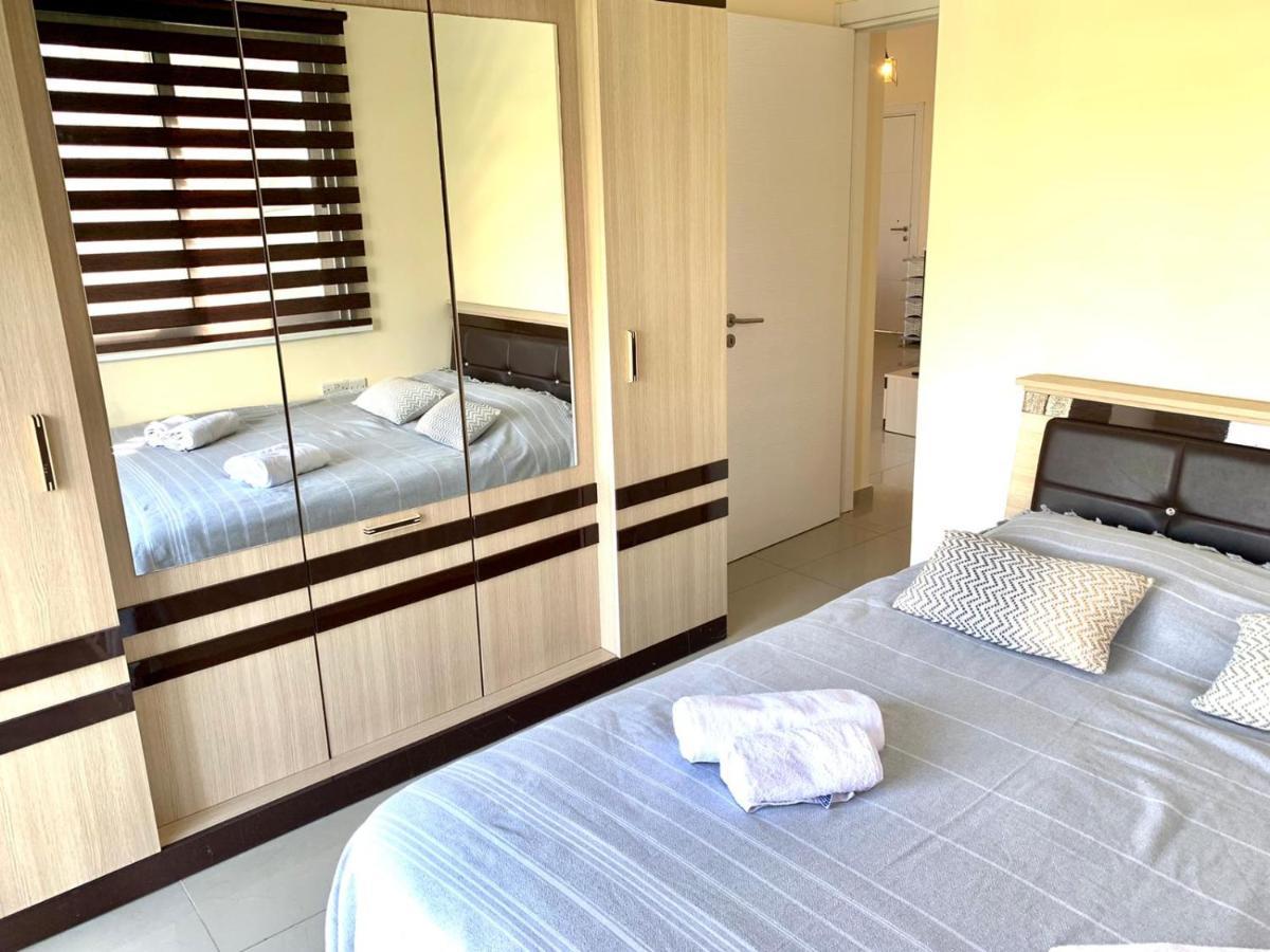 Amazing Two-Bedroom Apartment In Residence Lukomorye D1 With Private Garden Karavász Kültér fotó