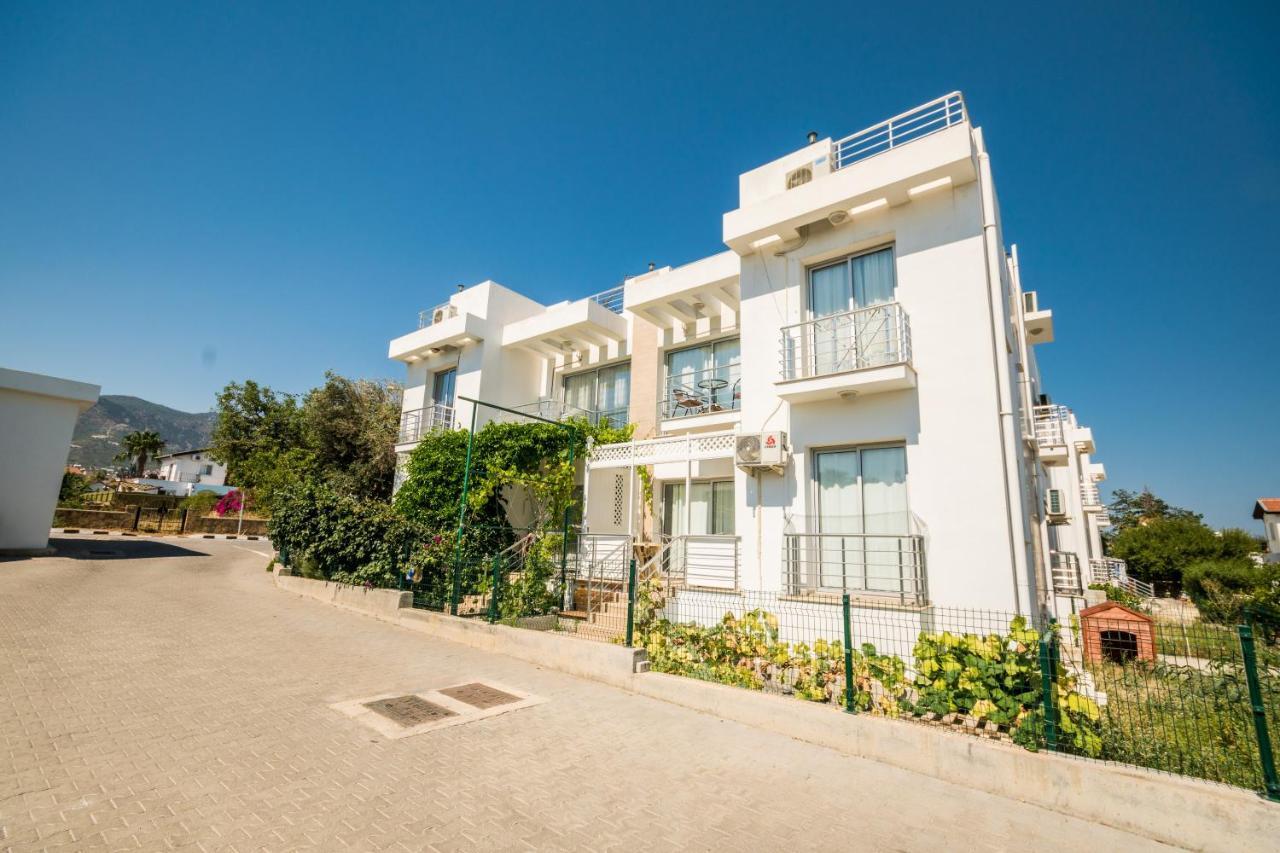 Amazing Two-Bedroom Apartment In Residence Lukomorye D1 With Private Garden Karavász Kültér fotó